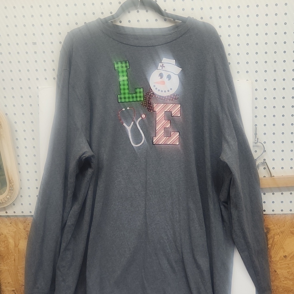 Snowman LOVE nursing tshirt. Long sleeve good condition. Vinyl decoration - Picture 1 of 4